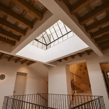Casa Aura Hotel 2*