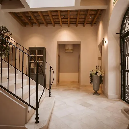 Casa Aura 2*